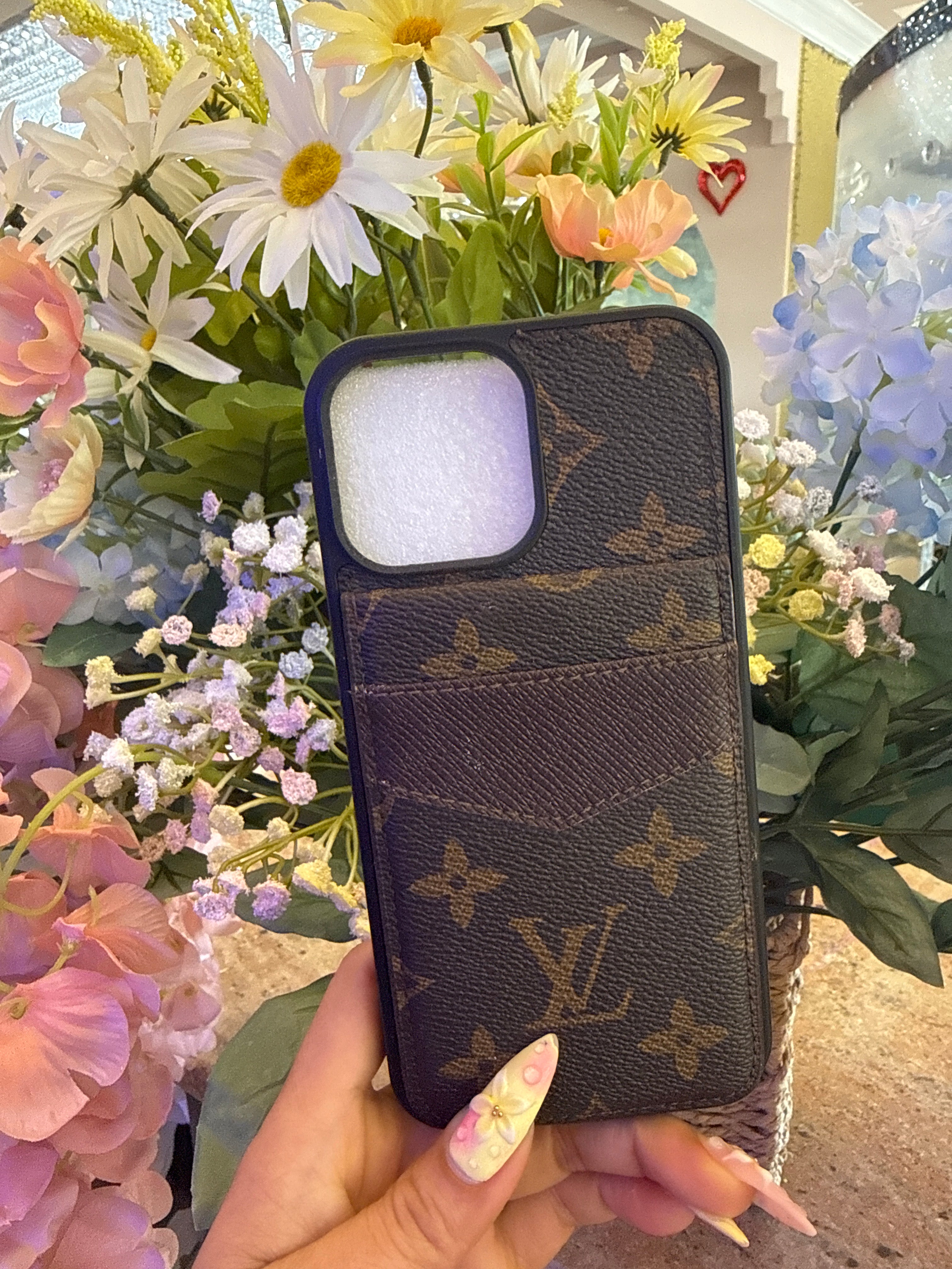 Lv Classic Brown Monogram Wallet Case with Integrated Card Slot for iPhone 13 Pro Max