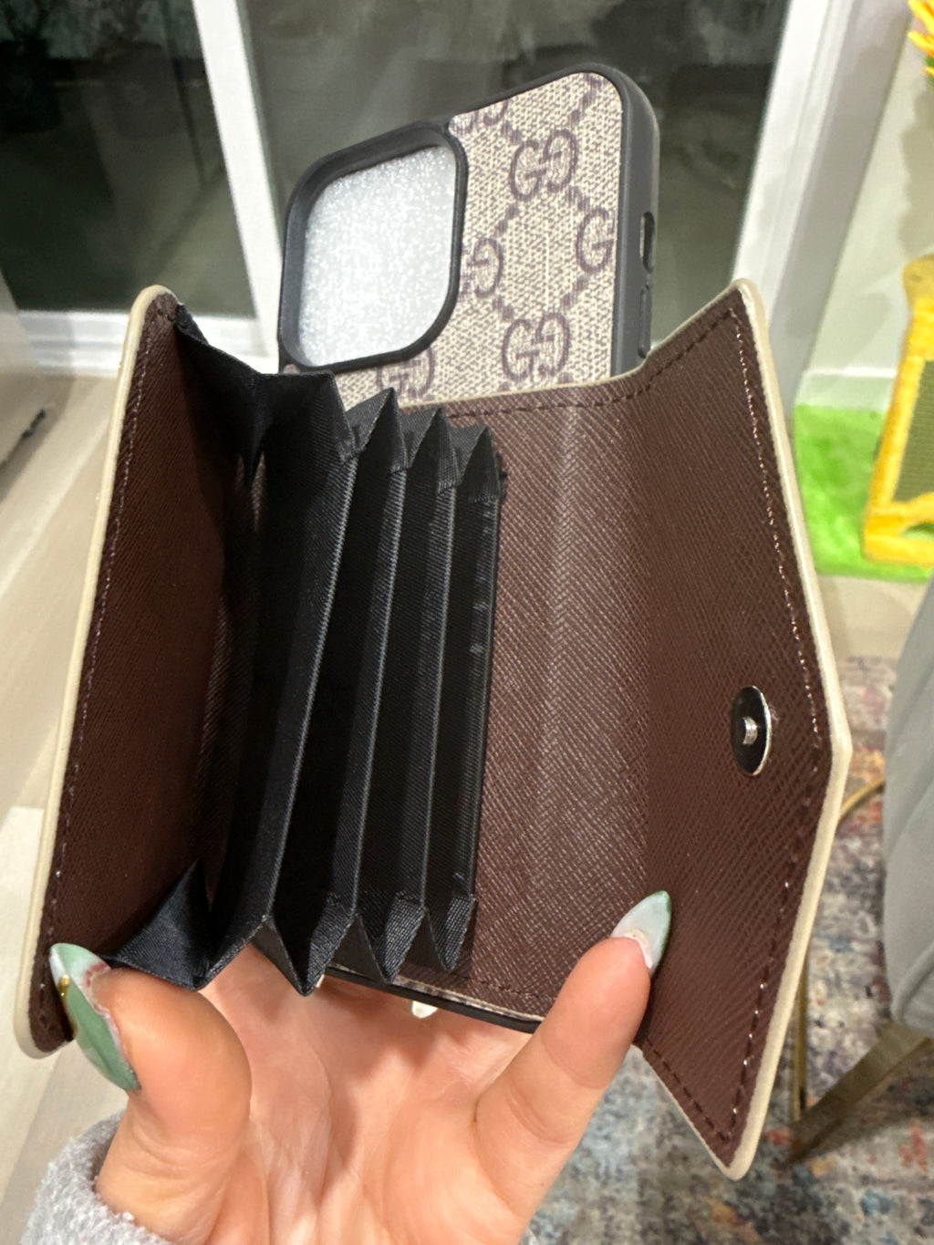 Gg Sophistication in Your Pocket.