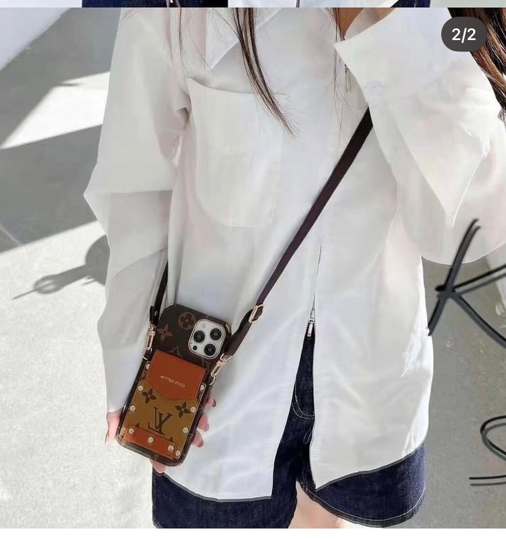 Effortless Elegance: The Monogram Crossbody Envelope Case