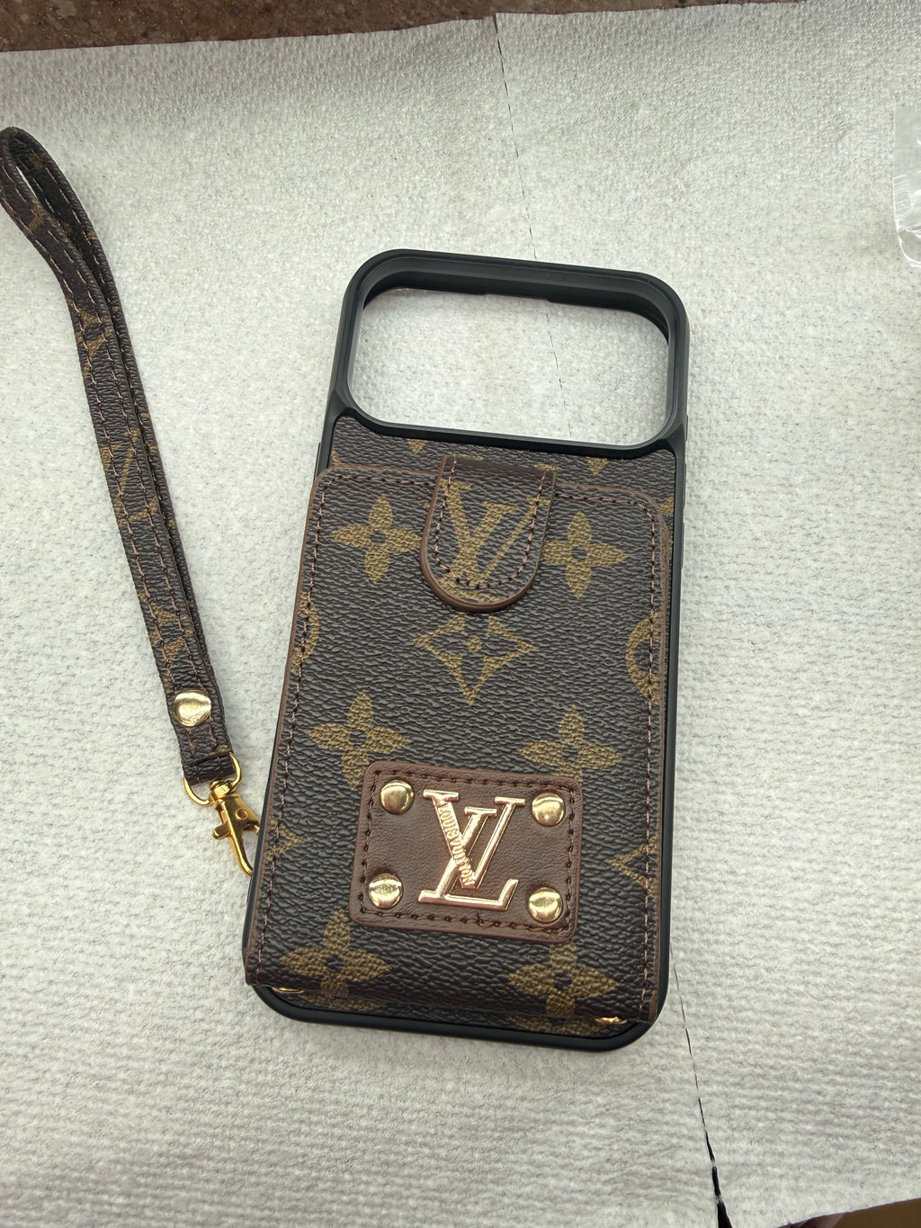 Sophisticated Crossbody iPhone Case with Integrated Card Wallet