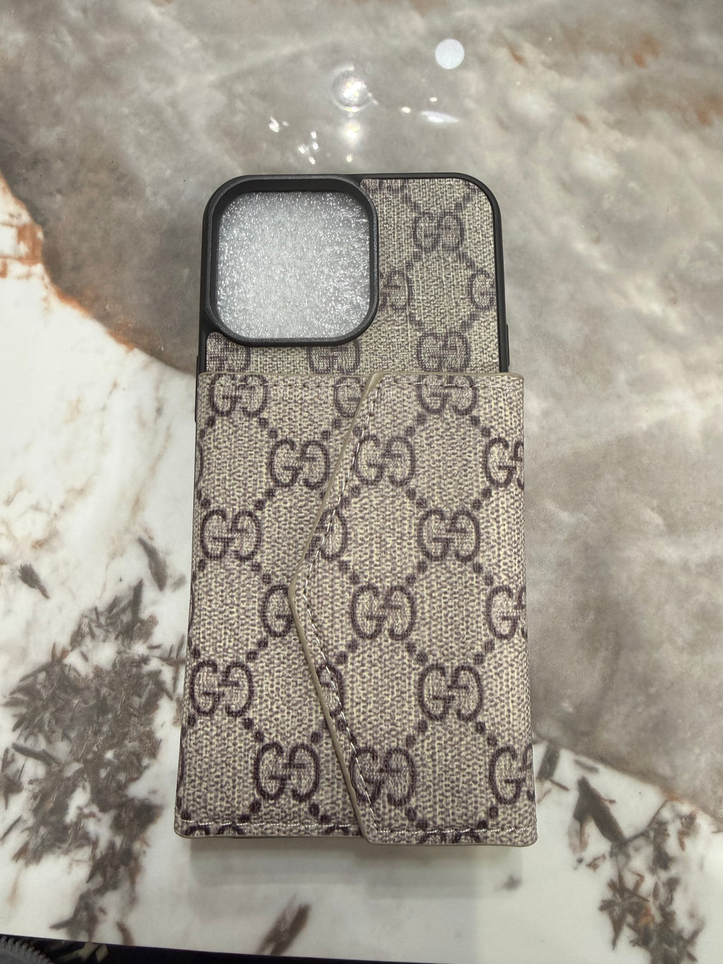 Gg Sophistication in Your Pocket.