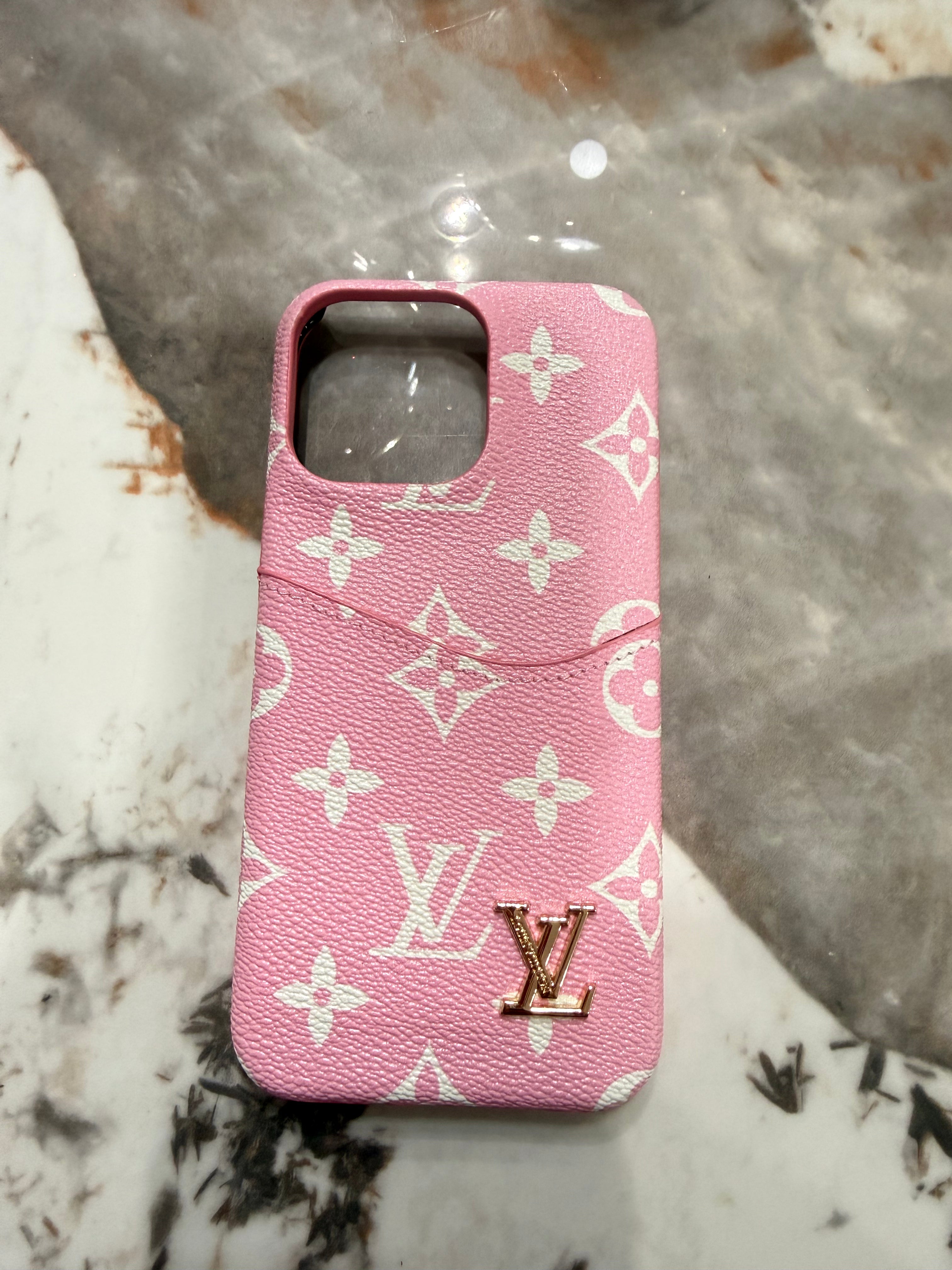 Lv Pretty in Pink: Your New Favorite Accessory 🌸